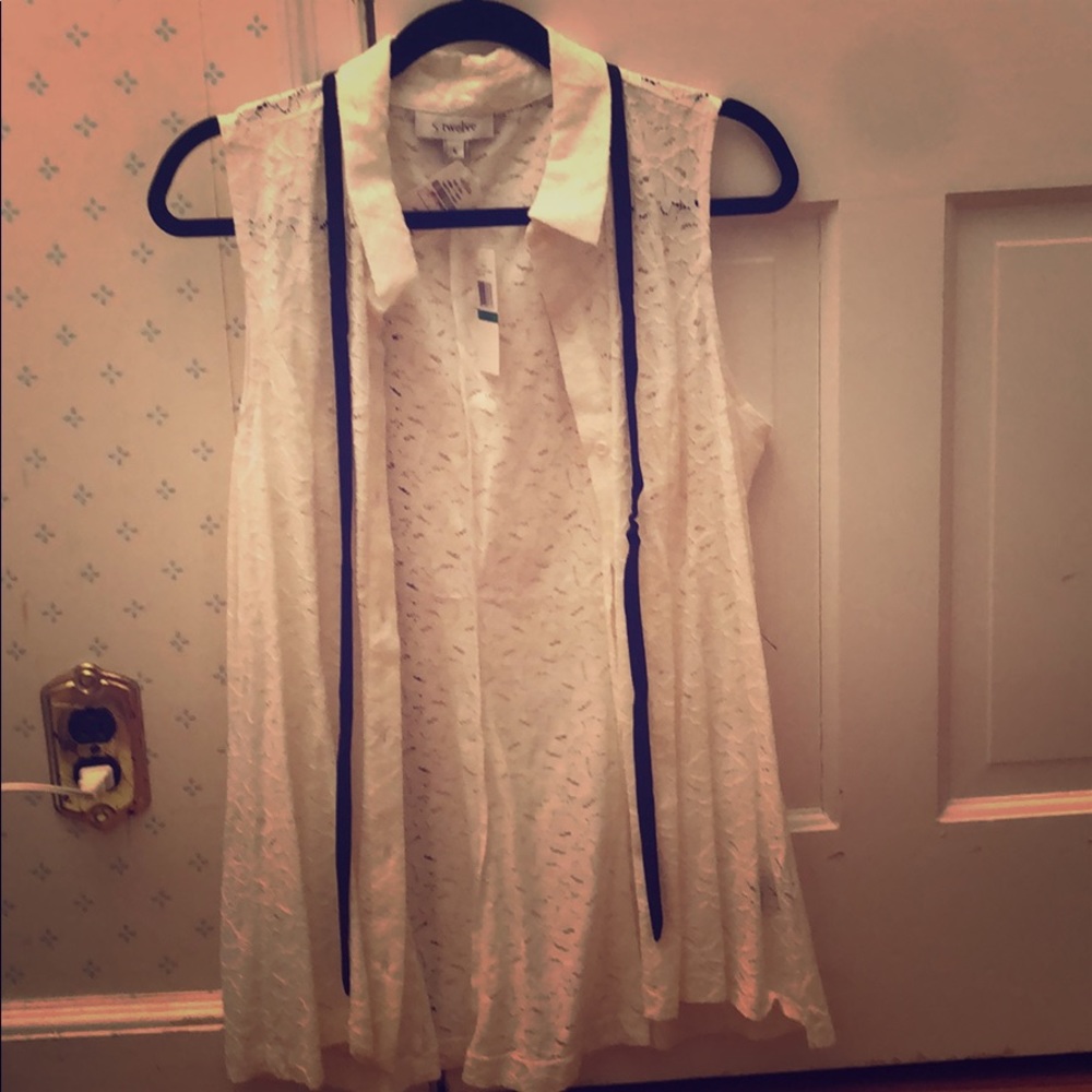 Ivory Lace Vest - Size Large